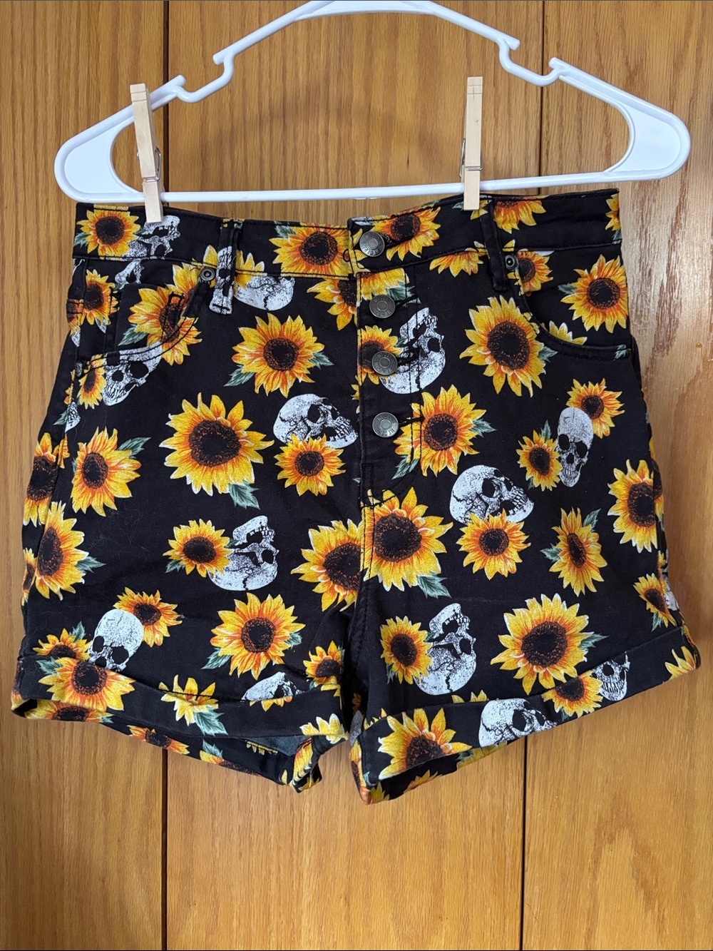 Hot Topic High-Rise Skull and Sunflower Shorts